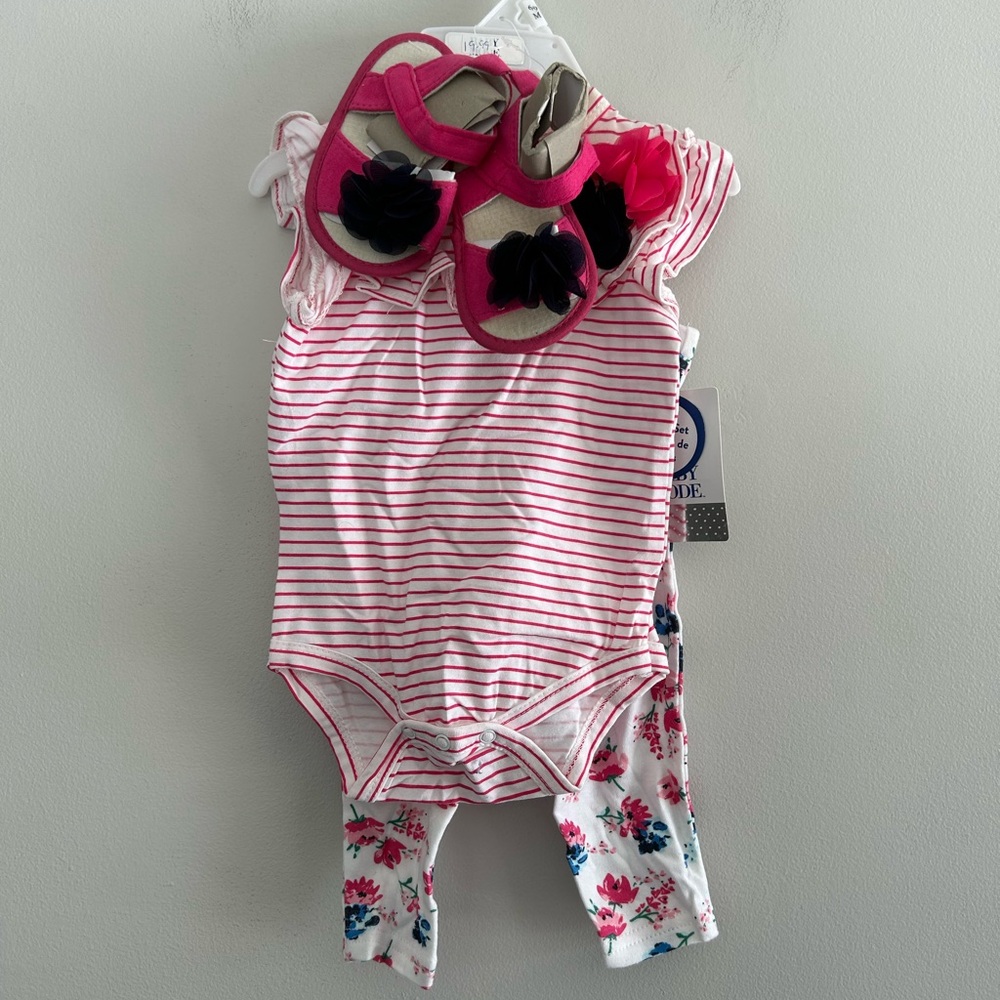 NEW Baby mode 6/9m Pink Striped tank Onesie with Floral Leggings and Shoes set